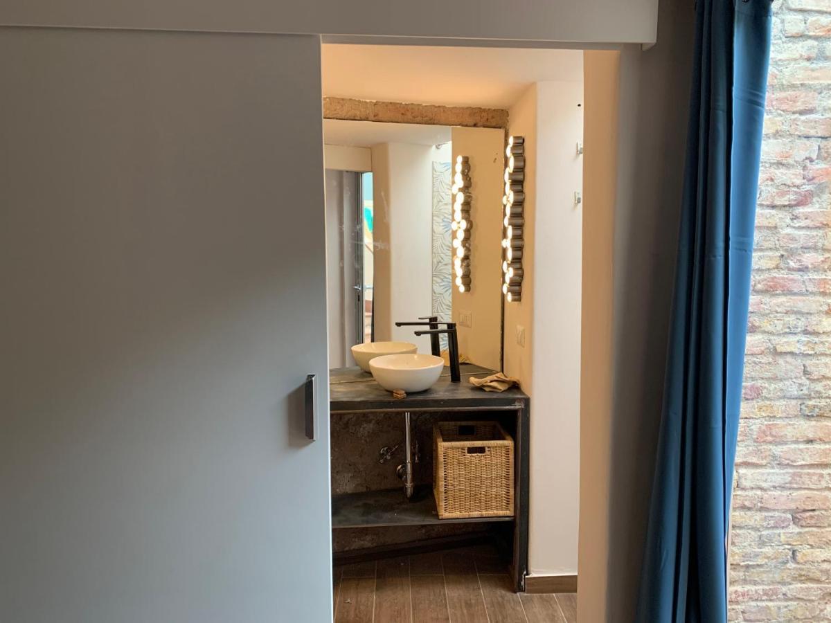 Home Rising Sun - Rooms With Private Bathrooms Catania Bagian luar foto