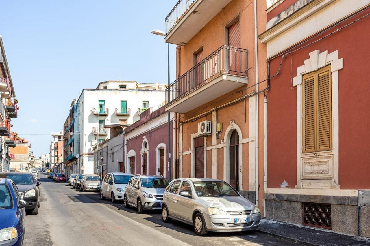 Home Rising Sun - Rooms With Private Bathrooms Catania Bagian luar foto