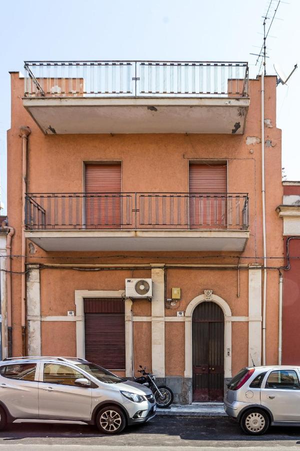 Home Rising Sun - Rooms With Private Bathrooms Catania Bagian luar foto