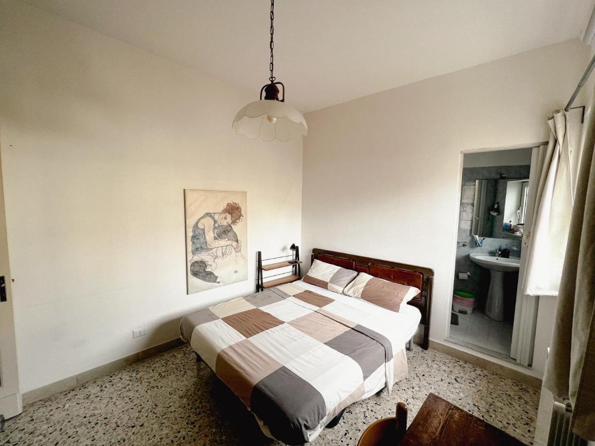 Home Rising Sun - Rooms With Private Bathrooms Catania Bagian luar foto